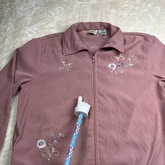 Essentials Dusty Rose Blazer With Flower Embroidery - Picture 6 of 12